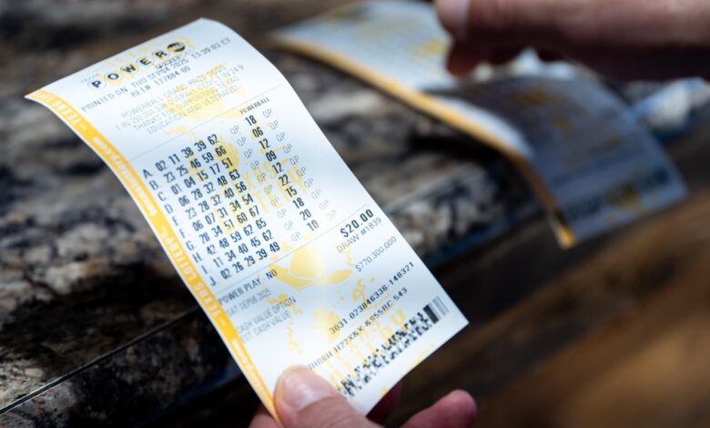 Powerball jackpot hits $1 billion—experts say to avoid these 5 mistakes if you win: 'You will be in an emotional state for a while'
