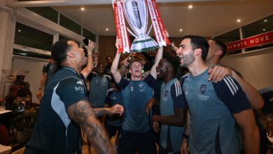 How much prize money do Arsenal earn by winning Premier League title?