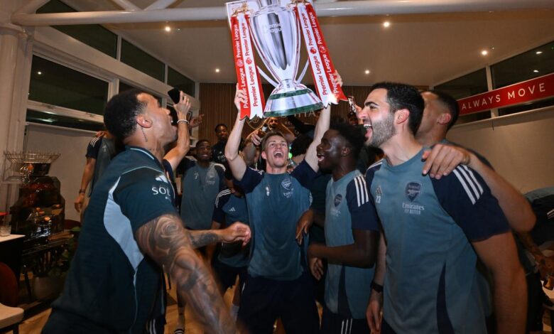 How much prize money do Arsenal earn by winning Premier League title?
