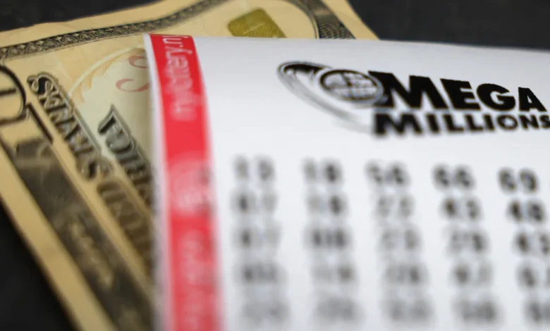 Mega Millions jackpot soars to $900M ahead of Tuesday’s drawing. What's the cash payout?