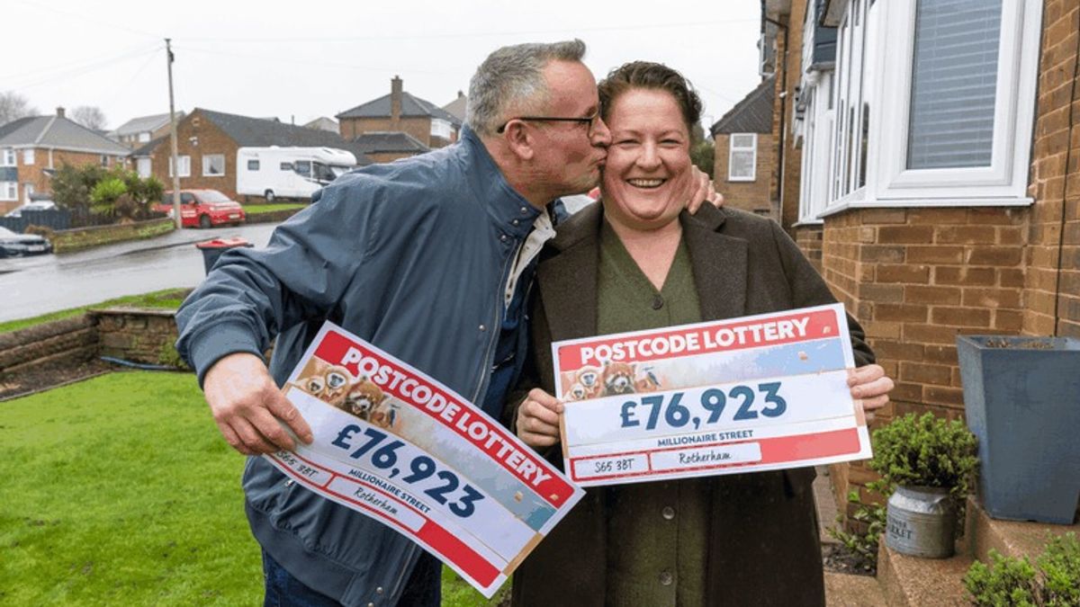Lisa and Nigel Waller from Rotherham were among the Millionaire Street prize on February 14