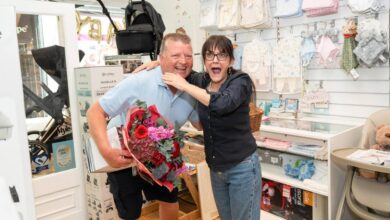 Delivery driver who quit job after lottery win spreads joy at former workplace