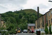Residents on Saddleworth street celebrate £1,000 win in lottery