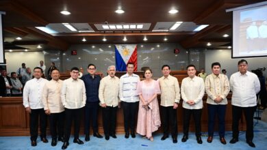 Senate minority calls on Cayetano to resign