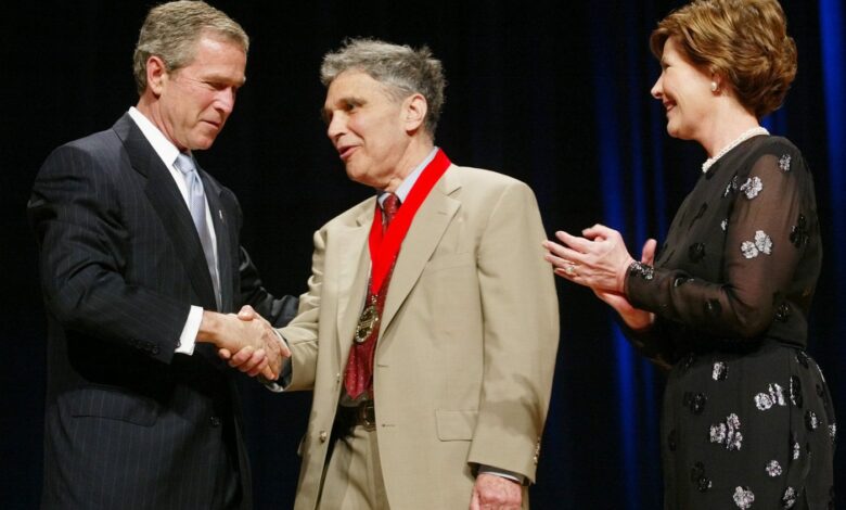 Psychiatrist Robert Coles, Pulitzer Prize-winning author who championed needs of children, dies