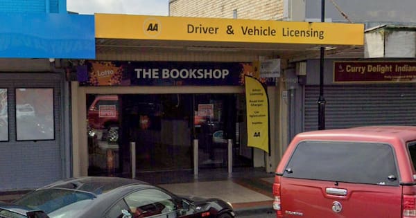 How did a Huntly store sell 4 winning Lotto tickets in the same draw?