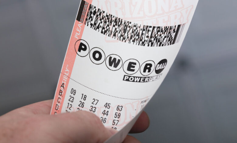 Powerball reaches $748 million after Saturday drawing ends without winner.