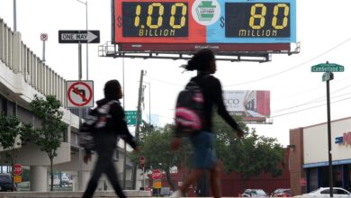 Powerball player in Illinois wins $1 billion jackpot