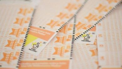 EuroMillions Jackpot Rolls Over As No Winner Emerges