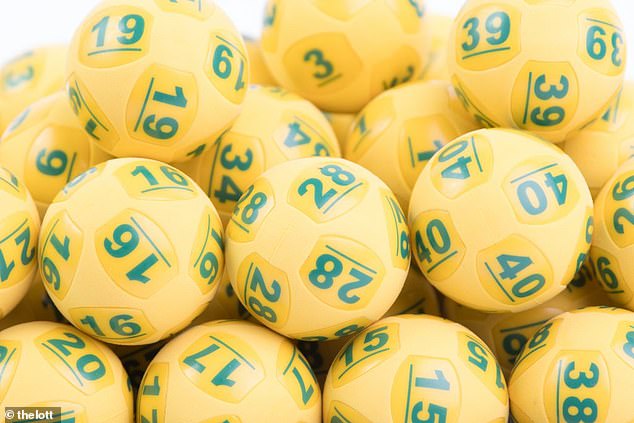 Tickets for Oz Lotto draw 1521 will be available online or at licensed lottery outlets until 7.30pm