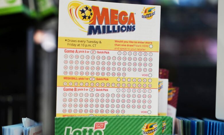 Winning $800 million lottery ticket sold in Bradenton