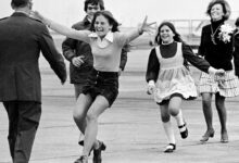 A Pulitzer Prize-winning photographer who shot an iconic Vietnam War-era photo has died