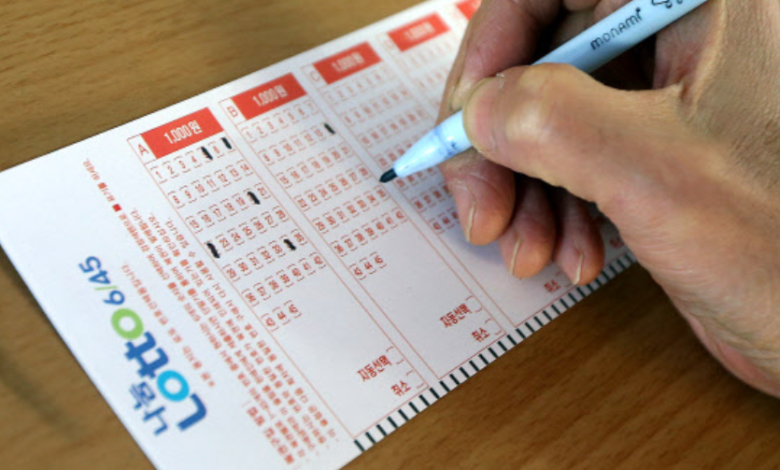 Starting Oct. 18, prize money from unclaimed paper lottery tickets will be paid automatically on the payment deadline date. Yonhap News - Seoul Economic Daily Finance News from South Korea