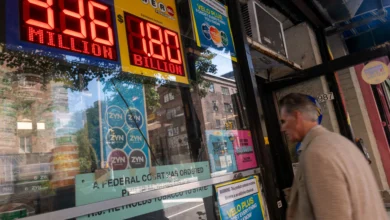 NEW YORK CITY - SEPTEMBER 05: A newsstand in Manhattan advertises the latest Powerball Jackpot, now reaching $1.8 billion, on September 05, 2025, in New York City. Saturday night's drawing will follow no winners from Wednesday's $1.4 billion grand prize, Powerball said. (Photo by Spencer Platt/Getty Images)